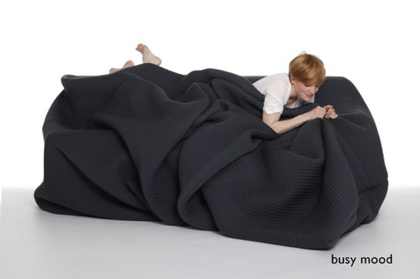 Sofa that literally surrounds you   DesignRulz.com