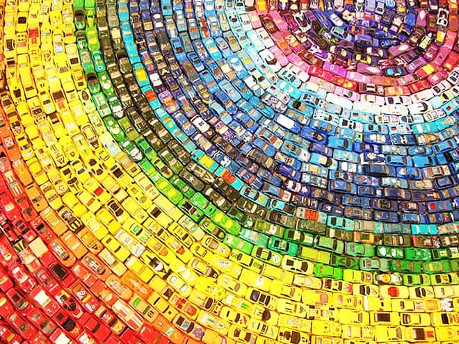 Rainbow Car Atlas Made of 2,500 Toy Cars DesignRulz.com Rainbow Car Atlas Made of 2,500 Toy Cars DesignRulz.com