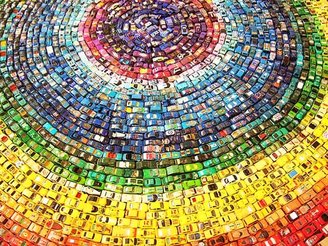 Rainbow Car Atlas Made of 2,500 Toy Cars DesignRulz.com Rainbow Car Atlas Made of 2,500 Toy Cars DesignRulz.com